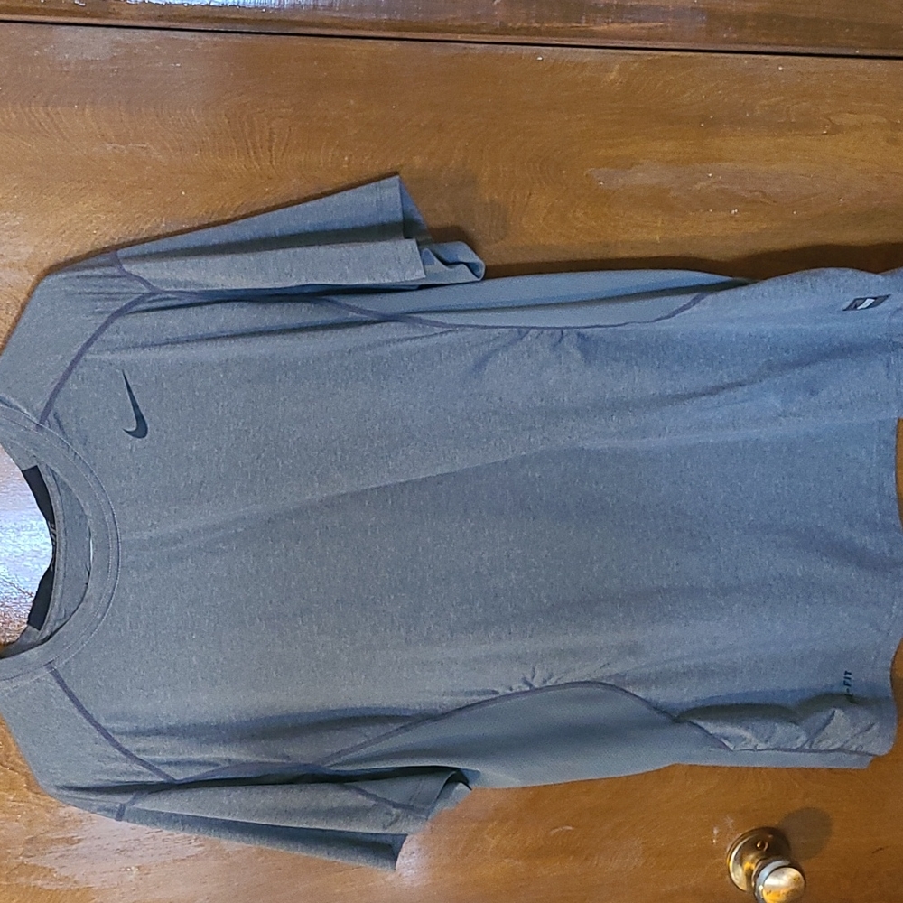Mens Nike top